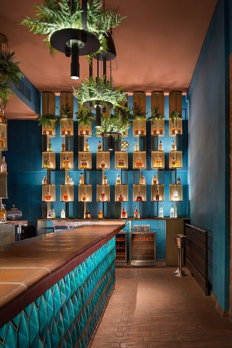 Counter Bar Design, Interior Design Colonial, Colonial Restaurant, Club Design Interior, Terracotta Brick, Bar Lounge Design, Buffet Bar, Bar Counter Design, Decoration Restaurant