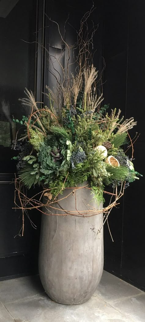 Winter Foliage Arrangements, Urn Planters Ideas, Winter Pots Outdoor Planters, Christmas Pot Ideas, Outdoor Winter Pots, Outdoor Christmas Pots, Winter Pots Outdoor, Winter Decor Outdoor, Winter Outdoor Planter Ideas