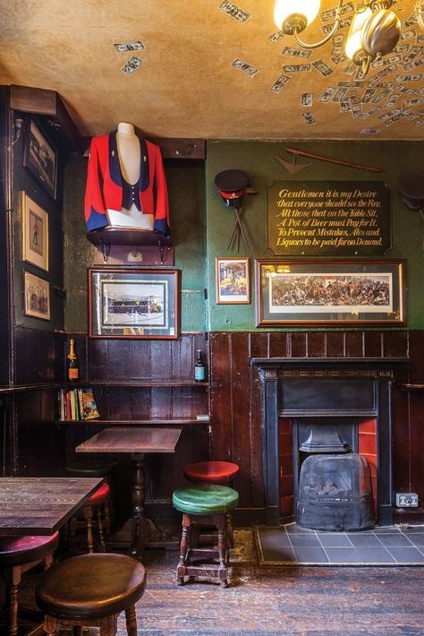 Irish Pub Snug, Pub Interior Ideas, Home Pub Ideas, Irish Pub Interior, Irish Pub Design, Irish Pub Decor, Backyard Pub, Pub Interior Design, Garage Pub