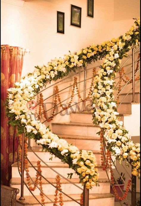 Fun and Easy Décor Ideas For The Shaadi Wala Ghar! Steps Decoration Ideas Indian, Weeding Decoration At Home, Shadi Decoration At Home, Mayun Decoration At Home, Inauguration Decor, Shaadi Wala Ghar, Simple Wedding Stage, Wedding Staircase Decoration, Shaadi Decor