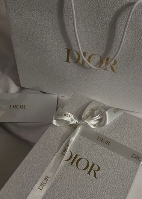 Dior Wallpaper, Dior Aesthetic, Ootd Instagram, Instagram Style, Dior Jewelry, Aesthetic Coffee, Hijab Fashion Inspiration, Future Lifestyle, Life Inspiration