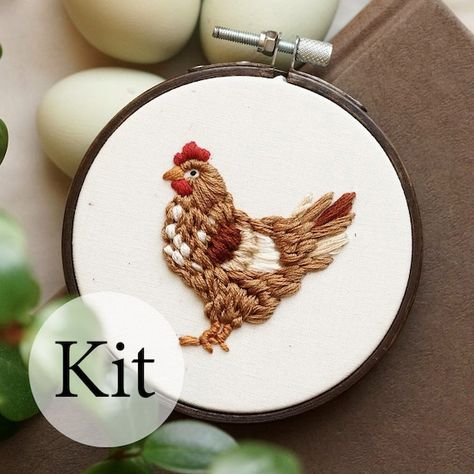 Hen Embroidery, Embroidered Hats Ideas, Beginner Embroidery, Beginner Embroidery Kit, Red Hen, Diy Art Projects, Star Embroidery, Animal Embroidery, Slow Stitching