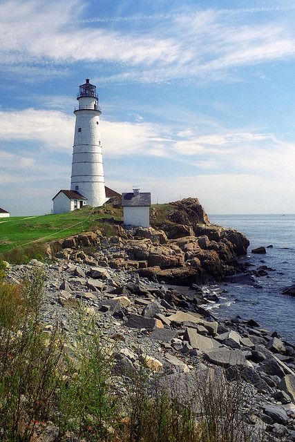 Little Brewster Island, Boston Harbor, Boston, Massachusetts. //A great way to spend a summer day in the Boston area! Boston Vacation, Bag Painting, Boston Travel, Boston Harbor, Beautiful Lighthouse, Landscape Quilts, Light Houses, Light House, Windows Phone