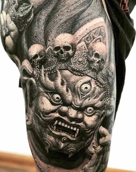 Tattoo looks like stone. Geisha Tattoo Design, Foo Dog Tattoo, Buddha Tattoo Design, Surreal Tattoo, Japan Tattoo Design, Tattoo Inspiration Men, Mask Tattoo, Asian Tattoos, Japan Tattoo