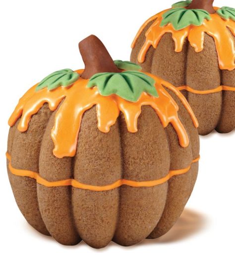 Happy Birthday Pumpkin, Pumpkin Patch Cake, Pumpkin Shaped Cake, Pumpkin Spice Cake Recipe, Iced Pumpkin Cookies, Pumpkin Shaped Cookies, Spice Cake Recipe, Halloween Pumpkin Cake, Pumpkin Cupcake Recipes