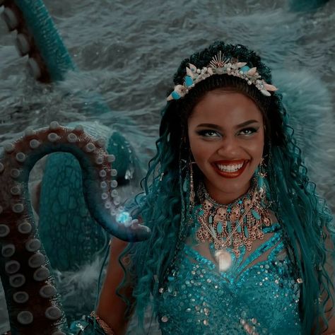 Uma Aesthetic, Descendants Icons, Descendants Aesthetic, Uma Descendants, Descendants Oc, Descendants Dr, Evie Descendants, Disney Descendants Movie, Harry Hook