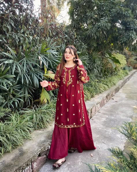 Barat Simple Dresses Pakistani, Waleema Hairstyles, Gulabi Night Dress Ideas, Barat Dresses, Function Dresses, Shadi Dresses, Pakistani Formal Dresses, Bridal Dresses Pakistan, Stylish Short Dresses