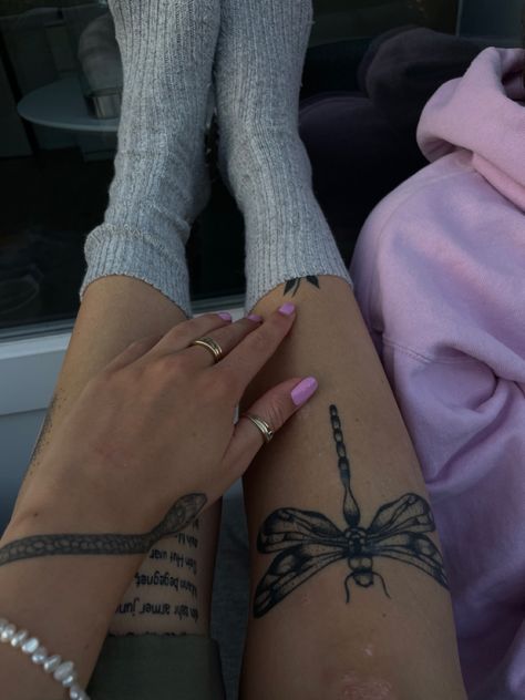 Tattoo In Legs For Women, Shin Tattoo Woman, Cute Shin Tattoos For Women, Dragon Fly Knee Tattoo, Under Leg Tattoo, Shaded Dragonfly Tattoo, Leg Knee Tattoo, Dragonfly Thigh Tattoos Women, Dragonfly Tattoo Forearm