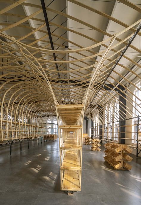 Bamboo Structure, Organic Structure, Against The Grain, Ceiling Detail, Timber Structure, Construction Details, Workplace Design, Roof Garden, Chinese Restaurant