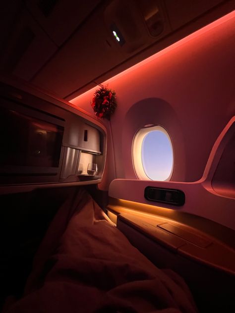 Singapore Airlines Aesthetic, Airlines Aesthetic, Economy Aesthetic, Premium Economy, Plane Seats, Singapore Airlines, Singapore Travel, Airlines, Singapore