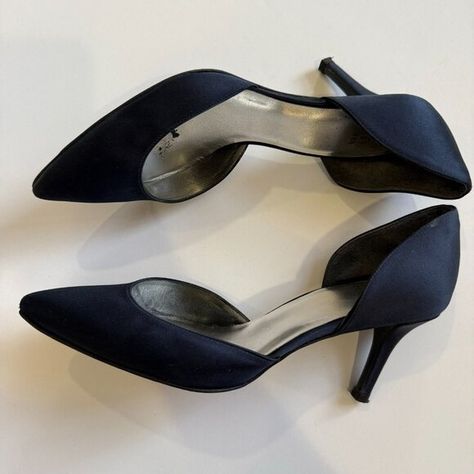 Stuart Weitzman Navy Satin Heel Pump Shoes - Womens 10 - PW34771 Navy Pumps, Satin Heels, Stuart Weitzman Shoes, Shoes Color, Shoes Womens, Heel Pumps, Pump Shoes, Stuart Weitzman, Women's Pumps