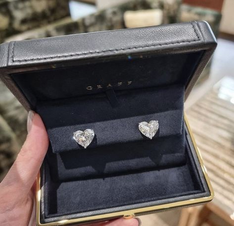 Heart Shaped Diamond Earrings, Heart Diamond Earrings, Heart Shape Earrings, Graff Diamonds, Expensive Jewelry Luxury, Luxe Jewelry, Diamond Jewel, Heart Diamond, Heart Shaped Earrings