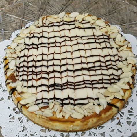 Amaretto Cheesecake I Amaretto Cheesecake, Yummy Cheesecake, Homemade Cheesecake, Salty Cake, New York Cheesecake, Almond Flavor, Creamy Cheesecake, Savoury Cake, Desert Recipes