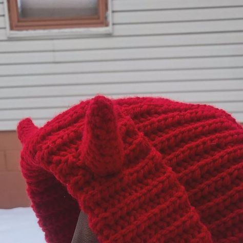 PanPan Can’t Count 🧶 on Instagram: "Custom Beanie w/ Horns 😈 A great gift to keep you warm, light enough to wear year round! • • • #crochet #beanie #horns #crochetdevilhat #crochetbeanie #crochethat #ぼうし #crochetwearables #redhat #handmade #custommade #customgifts #handmadegifts #handmadeaccessories #accessories #giftsforher #giftsforhim #giftsforfriends #giftideas #redhat #crochetbeanie #commission" Horn Beanie Crochet, Max Jagerman, Horn Beanie, Round Crochet, Crochet Creations, Crochet Beanie, Red Hats, Handmade Accessories, Crochet Clothes