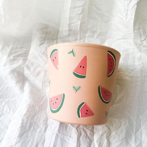 Pottery Painting Inspo Plant Pot, Watermelon Flower Pot, Strawberry Pot Painting, Watermelon Pot, Watermelon Pottery Painting, Monstera Pottery, Watermelon Pottery, Terracotta Painting, Terracotta Planter Painted