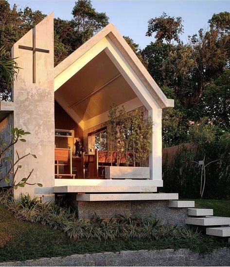 Contemporary Facade, Church Design Architecture, Home Altar Catholic, Church Building Design, Altar Design, Church Interior Design, Catholic Decor, Sao Francisco, Modern Church