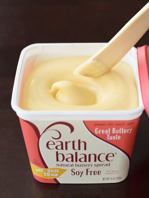 Earth Balance Buttery Spreads: A dairy-free and vegan staple (with 2 soy-free options!) that bakes, cooks, and spreads like margarine, but with natural ingredients and no hydrogenated oils Dairy Free Protein, Butter Alternative, Vegan Substitutes, Soy Free Vegan, Soy Free Recipes, Lactose Free Diet, Dairy Free Breakfasts, Dairy Free Alternatives, Dairy Free Diet