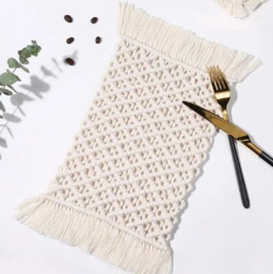 19 Macrame Placemat Patterns 11 Macrame Placemats, Macrame Placemat, Placemats Wedding, Table Decor Boho, Placemat Patterns, Wedding Placemats, Macrame Coasters, Diy Placemats, Macrame Table