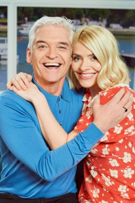 Phillip Schofield, Daily Record, Holly Willoughby, Photo Competition, Weird News, Morning Star, English Premier League, Tv On The Radio, By Your Side