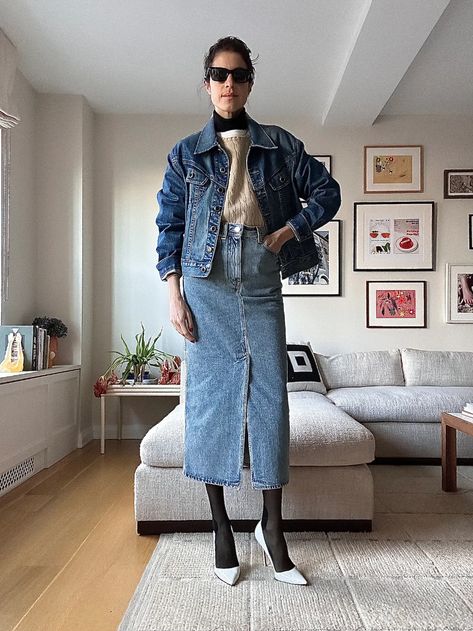 Turtleneck Outfit Ideas, Shirt Tucked Into Jeans, Leandra Cohen, Leandra Medine Style, Turtleneck Outfits, Black Silk Scarf, Red Tights, Turtleneck Outfit, Leandra Medine