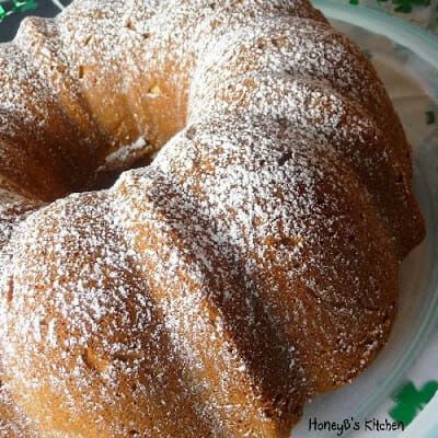 Irish Cream Pound Cake Eggnog Cake Recipe, Sweet Potato Pound Cake, Easy Delicious Cakes, Eggnog Cake, Orange Bundt Cake, Mary Todd Lincoln, Kentucky Butter Cake, Sweet Treats Recipes, Sweet Breads