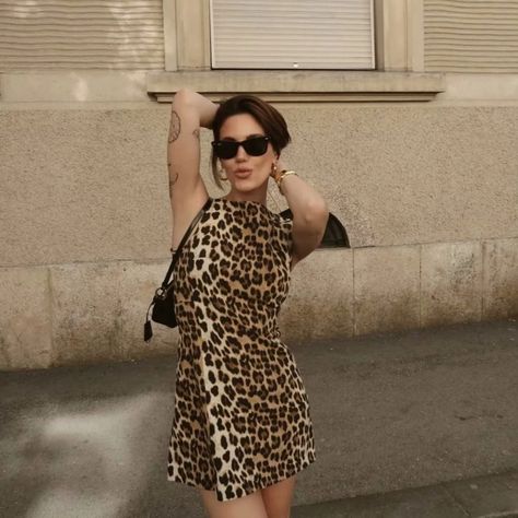 "Unleash Your Inner Wild: Stunning Leopard Print Sleeveless Dress 🐆✨ #FashionFierce #DressToImpress"#zara #zarawomen #zaragirl #zarawoman #zaraoutfit #zarasale #zarafashion #zaragoza #zaradress #zaranew #zaratrafaluc Zara Leopard Print Dress, Zara Leopard Dress, Leopard Dress Outfit, Inspo Makeup, Leopard Top, Zara Outfit, Zara Fashion, Zara New, Zara Girl