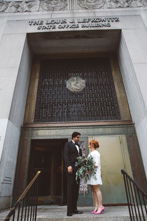 Cool Portraits, City Hall Nyc, Rooftop Wedding Venue, City Hall Wedding Photos, New York City Hall, Nyc Wedding Photos, Manhattan City, New York Wedding Venues, Nyc Wedding Venues