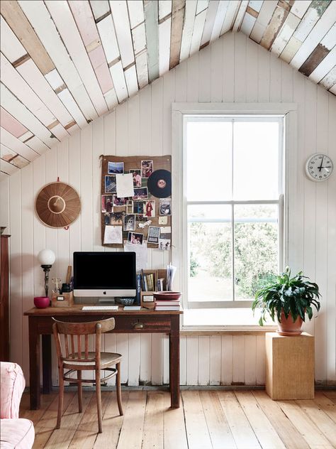 The Byron Bay Home of Anna and Andrew Swain and their family. Photo – Eve Wilson. Production – Lucy Feagins / The Design Files. Ruangan Studio, Attic Office, Storybook Homes, Attic Design, Attic Renovation, Attic Spaces, Casa Vintage, Dekorasi Kamar Tidur, Attic Bedroom