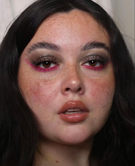 Bright Under Eye Makeup, Makeup Looks Bright, Bright Under Eye, Eye Makeup Bright, Under Eye Makeup, Bright Eyeshadow, Bold Makeup Looks, Painted Faces, Dope Makeup