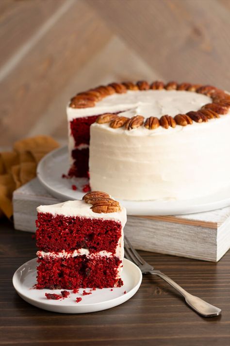 Homemade cream cheese frosting and buttered pecans take this red velvet chocolate chip cake recipe to a new level. Try it at your next fall celebration or enjoy year-round! Exotic Desserts, Cake With Pecans, Chocolate Chip Cake Recipe, Red Velvet Chocolate, Fall Dessert Recipes Easy, Cake With White Chocolate, White Cake Recipe, Pumpkin Spice Cookies, Chocolate Chip Cake