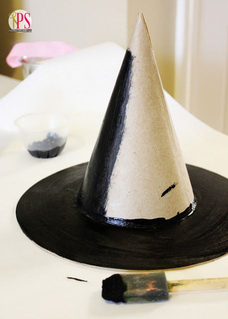 Embellished Paper Mache Witch Hat - Positively Splendid {Crafts, Sewing, Recipes and Home Decor} Paper Mache Witch, Diy Mantel, Making Paper Mache, Halloween Mantel, Witch Hats, Halloween Everyday, Fall Halloween Crafts, Hat Ideas, Paint And Sip