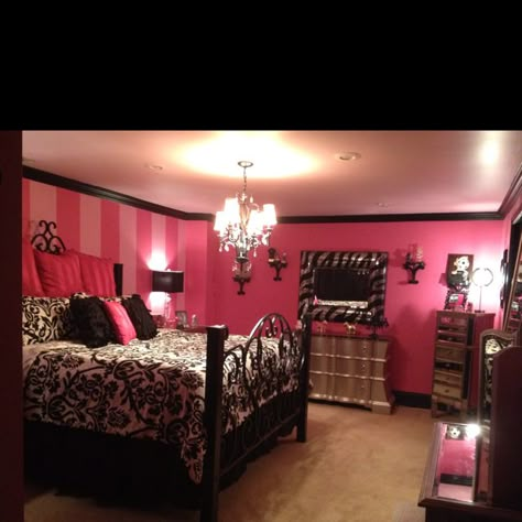 Victoria Secret Room... Where was this when I was in high school! Who cares! I still want it(: Victoria Secret Room Ideas, Victoria Secret Room, Victoria Secret Bedroom, Secret Room Ideas, Pink Bedroom Walls, Pink Bedroom For Girls, Secret Room, Pink Bedrooms, Girly Room