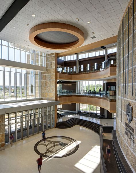 Rich High School Building, Luxury School Interior, High School Entrance Design, High School Front Office, Pretty School Exterior, Rich High School Aesthetic, Modern Private School, Aesthetic School Exterior, Prestigious School Aesthetic