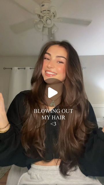 Ashley LaMarca on Instagram: "it’s a process😫 iykyk…💆🏻‍♀️🎀🤞🏻✨ ALL products & brush are in myBI0 in “HAIR CARE”<333 

•
• hair, blowout hair, hair transformation, hairstyles #hairtransformation #hairstyles #blowouthair #hairideas" How To Do A Blowout On Yourself With Curly Hair, Blowout Hair Long, 90s Blowout Hair Long, Blowout On Curly Hair, Blowout Hair Curls, Blowout Long Hair, Blowout Hair Natural, Curly Hair Blowout, Ashley Lamarca