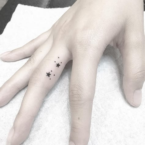 Tiny Star Tattoo, Small Star Tattoos, Tiny Finger Tattoos, Small Finger Tattoos, Ring Finger Tattoos, Finger Tattoo Designs, Star Tattoo Designs, Star Tattoo, Hand Poked Tattoo