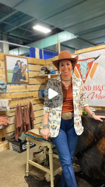 Gilliland H&C Wild Rags on Instagram: "The best wild rag tie for spring!  Slip it on and off or use it in your hair!  #wildragtutorial #howtotieawildrag #silkscarves #paisleywildrag #silkscarfdesign" How To Wear A Wild Rag, Outfits With Wild Rags, Wild Rags Outfits, Wild Rag Outfits Winter, Western Wild Rag Outfit, Styling Wild Rags, Wild Rag Fashion, Silk Scarf Design, Wild Rags