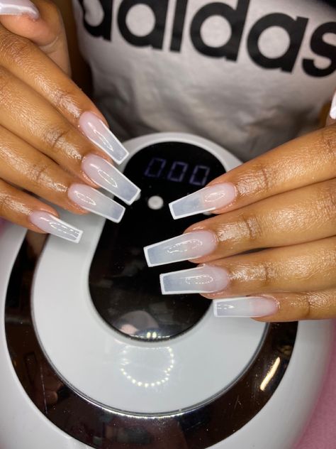 Square Outline Nails, Clear White Nail Designs, White Outlined Nails Coffin, White Nails With Outline, Back To School Nails Acrylic Medium, Clear And White Nails, Nails With Outline, Clear White Acrylic Nails, White Outline Nails