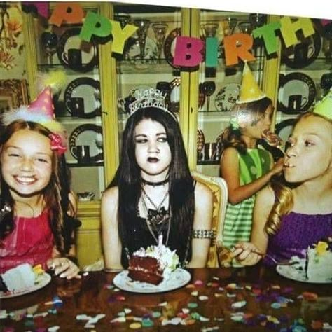 ♡P0NY GURL♡ on Instagram: “Imagine getting invited to a birthday party . . . . . . . . . . . . . . #emo #emocore #emoscene #emogirl #goth #gothgirl #2000s…” Chaoscore Aesthetic, Chaos Aesthetic, Gothic Cake, Edgy Emo, Aesthetic Edgy, 2000s Party, Emo Princess, Scene Aesthetic, Acid Art