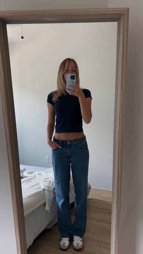 Dark Low Waist Jeans Outfit, Low Rise Jeans Outfit Inspiration, Low Waist Blue Jeans Outfit, Levi’s Low Rise Jeans, Low Rise Jeans With Bodysuit, Dark Blue Levis Jeans Outfit, Slim Leg Jeans Outfit, Low Rise Blue Jeans, Low Rise Straight Jeans Outfit