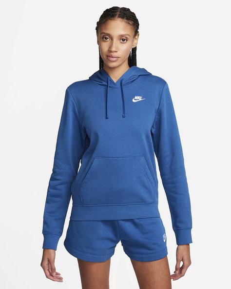 Nike Sportswear Club Fleece Women's Pullover Hoodie. Nike.com Nike Blue Hoodie, Nike Azul, Nike Fleece Hoodie, Blue Nike Hoodie, Layered Hoodie, Nike Sportswear Club Fleece, All Nike Shoes, Nike Fleece, Nike Sweatshirts