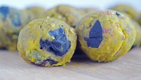 Turmeric Dog Treats 1 Anti Inflammation Dog Treats, Tumeric Dog Treats Recipes, Soft Dog Treats, Easy Dog Treats, Blue Spirulina, Diy Dog Treats, Dog Cookies, Dog Biscuits, Dog Biting