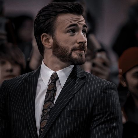 Chris Evans Icons Aesthetic, Chris Evans Pfp, Chris Evans Aesthetic, Steve Rogers Icon, Steve Rogers Aesthetic, Grey's Anatomy Doctors, Steven Grant Rogers, Paul Walker Pictures, Christopher Evans