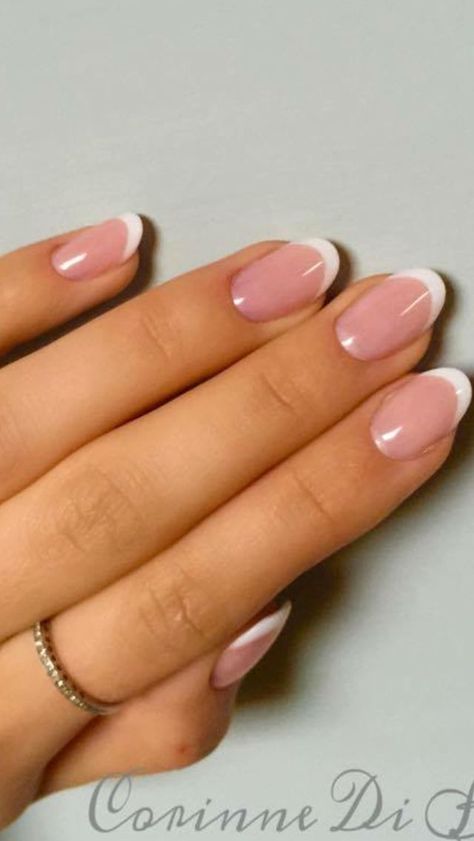 Short Minimalist Nails French Tip, Nails Kurz, Sparkly French Tip, French Pedicure, Manikur Kuku, French Manicure Nails, French Tip Acrylic Nails, Basic Nails, Casual Nails