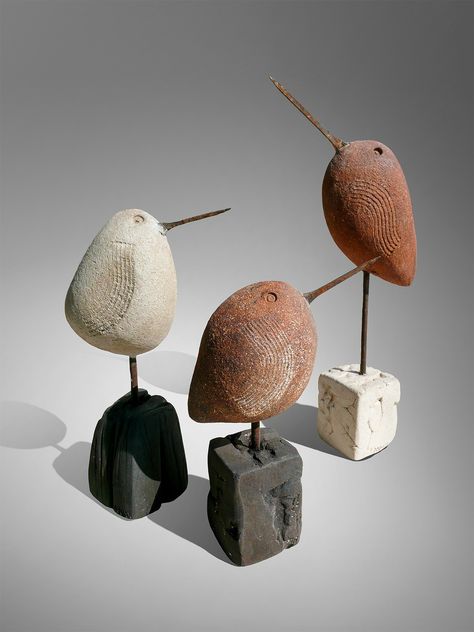 Ceramic Birds Sculpture, Clay Birds, Rock Landscaping, Art Pierre, Pottery Animals, Sculptures Céramiques, Landscaping With Large Rocks, Large Yard, Pottery Sculpture