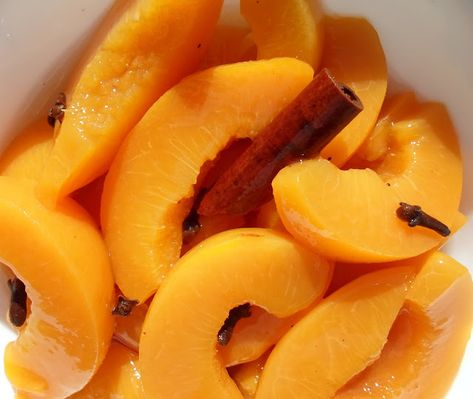 Happier Than A Pig In Mud: Quick Holiday Spiced Peaches from Canned Peaches -Thanksgiving or Christmas Dinner Can Peaches Recipes, Peach Chutney Recipes, Pickled Peaches, Peach Sauce, Spiced Peaches, Instant Pot Slow Cooker, Football Appetizers, Pig In Mud, Barbie Crafts