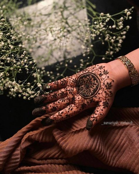 Best Bridal Mehendi Designs, Trending Mehendi, Karwachauth Mehndi, Easy Mehendi Designs, Karva Chauth Mehndi, Karva Chauth Mehndi Designs, Easy Mehendi, Karva Chauth, Mehendi Outfits