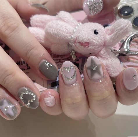 Pink Grey Nails, Idol Nails, Grey Nail Designs, Asian Nails, Korean Nails, Grunge Nails, Pretty Gel Nails, Really Cute Nails, Cute Gel Nails