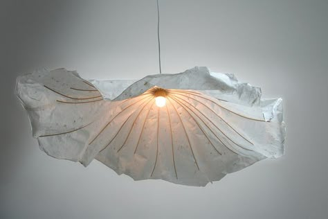 Rice Paper lamps Kattokruunu Diy, Rice Paper Lamp, Paper Lamp Shade, Diy Luminaire, Paper Lampshade, Paper Light, Chinese Design, Luminaire Design, Diy Lamp