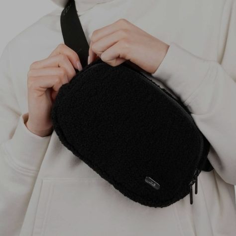 Lole - Sherpa Belt Bag, Unisex, Black Sherpa Belt Bag, Bags Brands, Body Dimensions, Denim Trench Coat, Coat Trends, Key Clip, Side Bags, Bag Light, Hip Bag