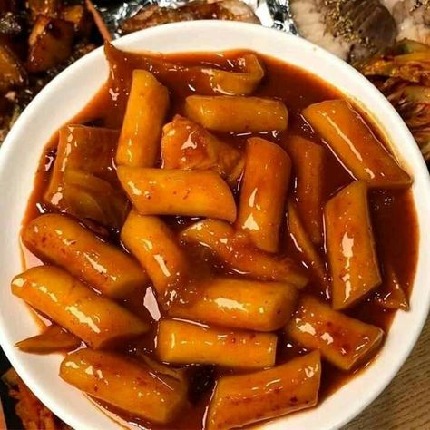 Teokkboki Food, Korean Food Side Dishes, Food Babe, Delicacy Food, Yummy Comfort Food, Food O, Delicious Snacks Recipes, Recipes From Heaven, Spicy Recipes